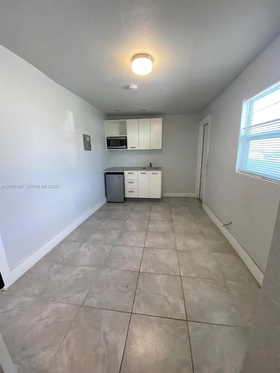 821 SW 29th Ct Miami, FL 33135