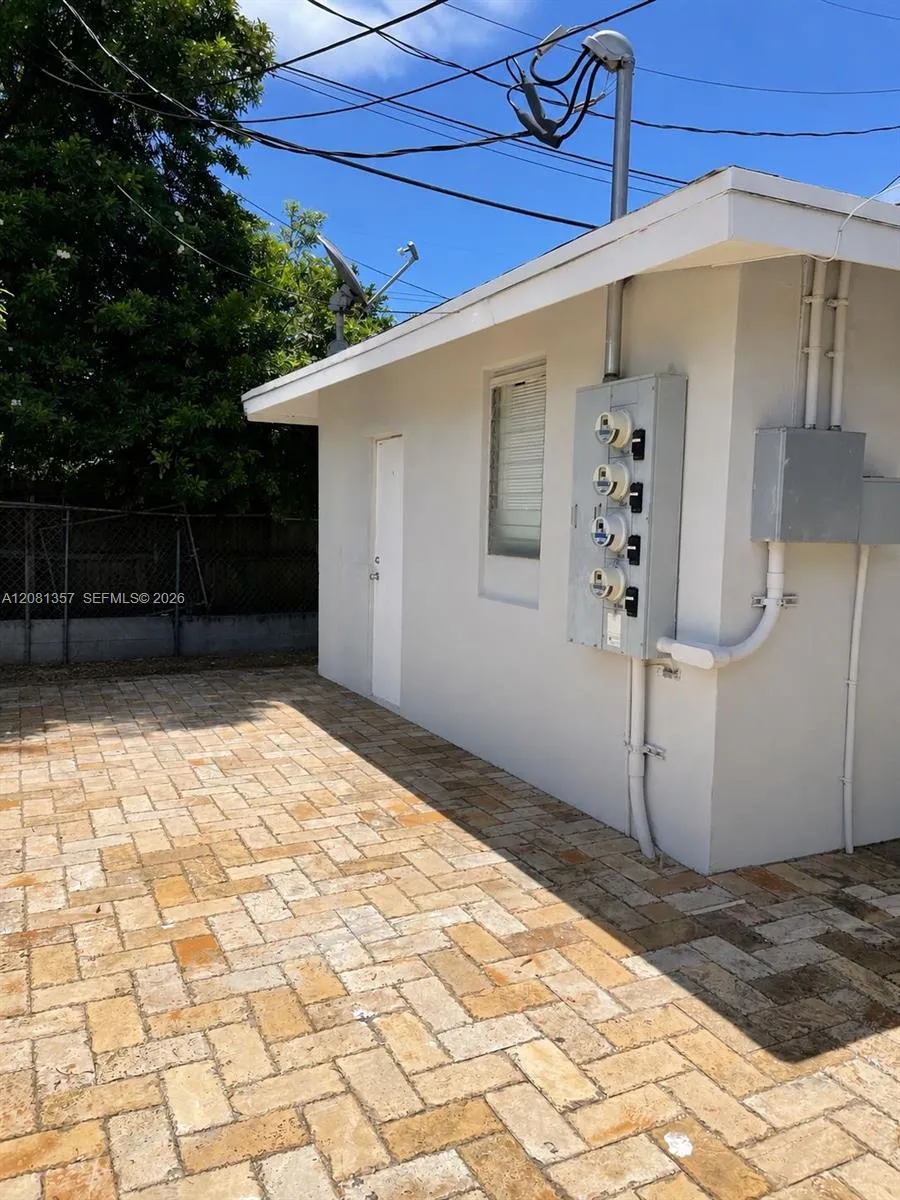 821 SW 29th Ct Miami, FL 33135