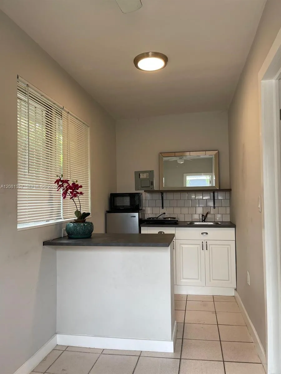 821 SW 29th Ct Miami, FL 33135