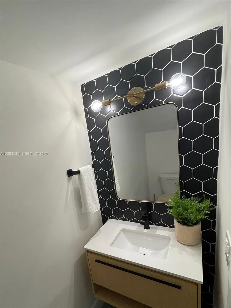 9765 SW 93rd Ter #9765 Miami, FL 33176