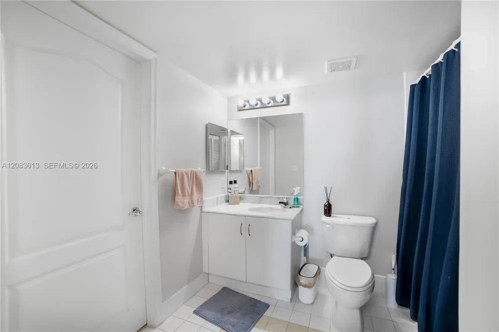 1200 Brickell Bay Dr #4121 Miami, FL 33131