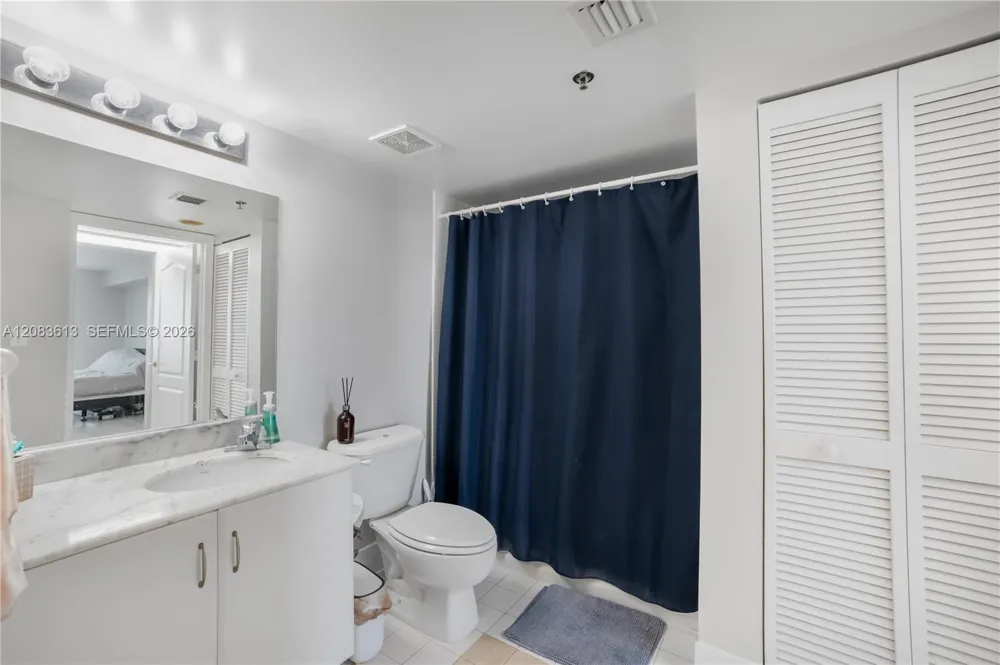 1200 Brickell Bay Dr #4121 Miami, FL 33131