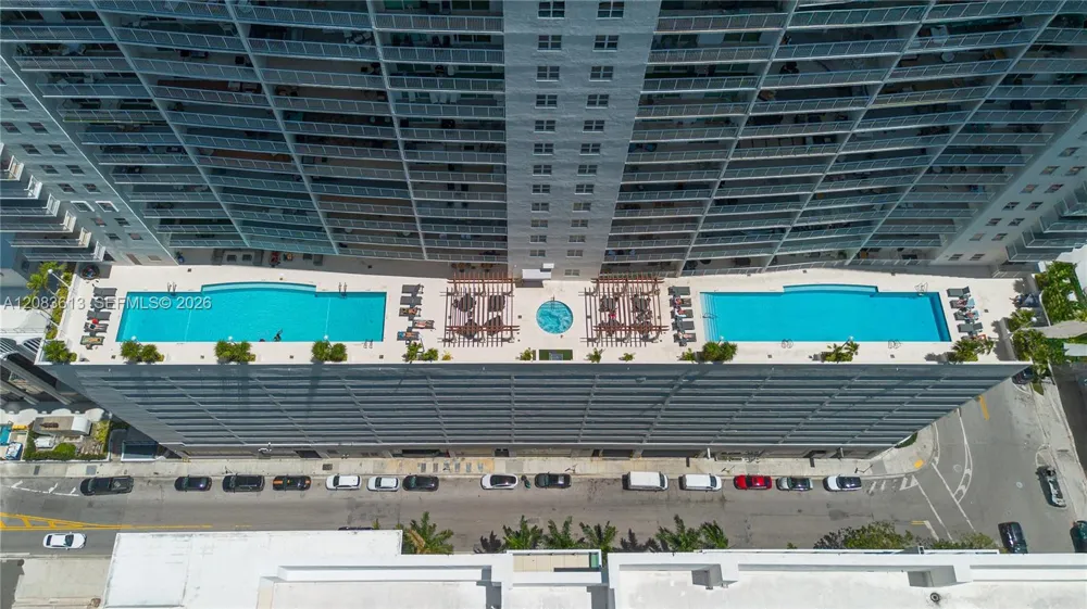 1200 Brickell Bay Dr #4121 Miami, FL 33131