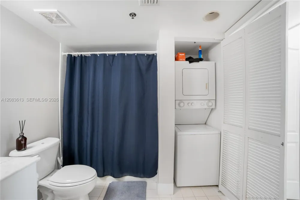 1200 Brickell Bay Dr #4121 Miami, FL 33131