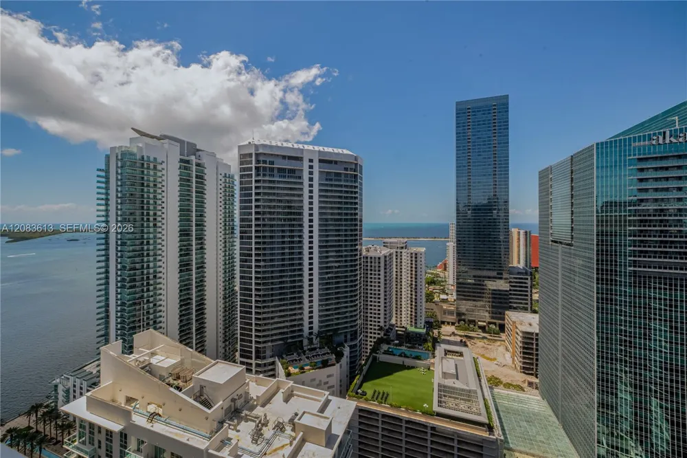 1200 Brickell Bay Dr #4121 Miami, FL 33131