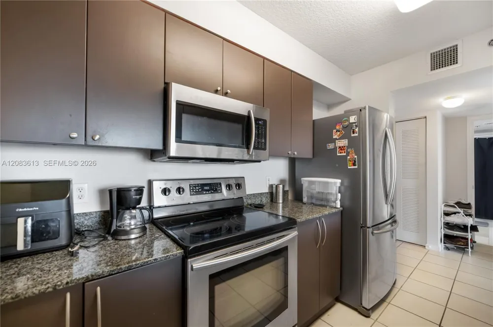 1200 Brickell Bay Dr #4121 Miami, FL 33131
