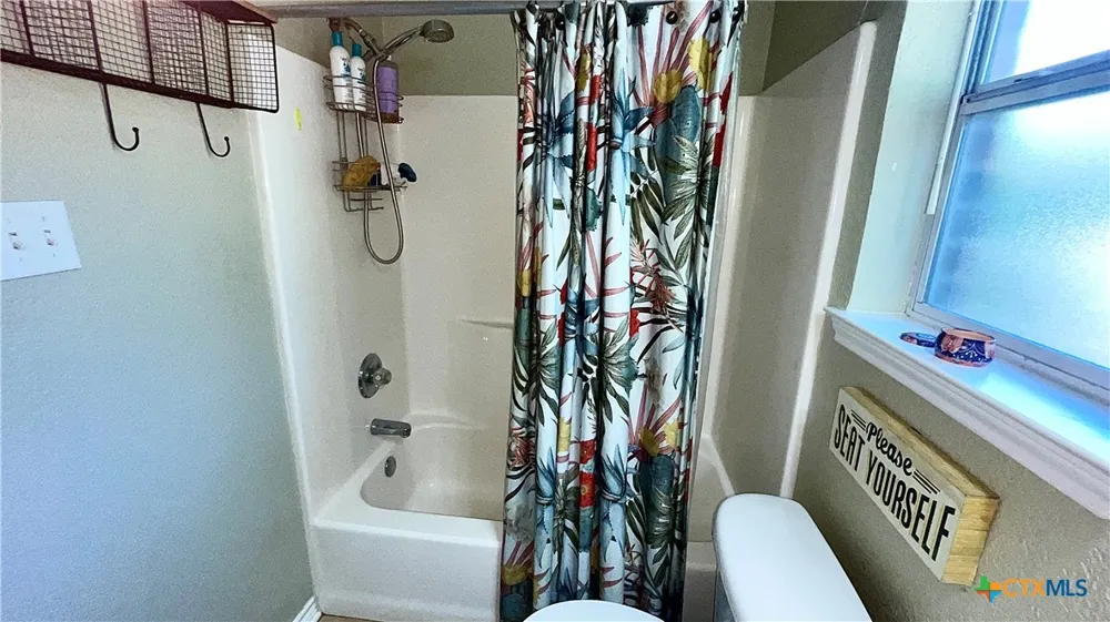 32 Tanyard Road Morgans Point Resort, TX 76513