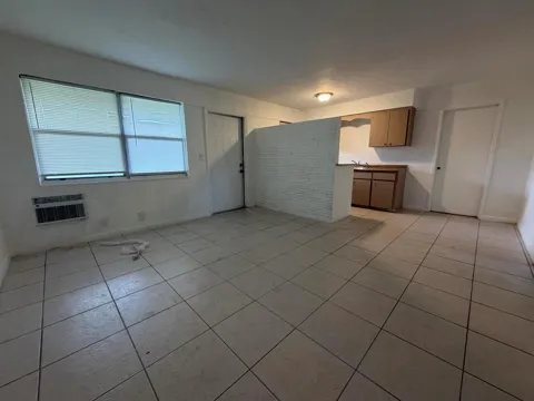 711 NW 4TH AVENUE #2