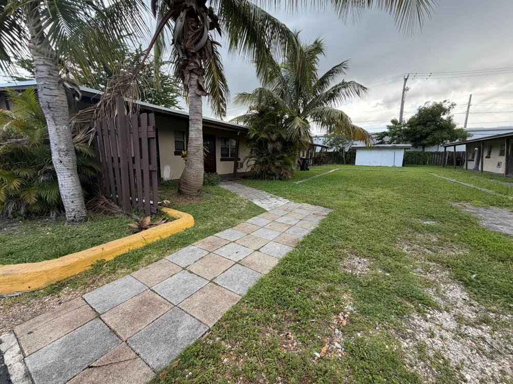 711 NW 4TH AVENUE #2 Fort Lauderdale, FL 33311