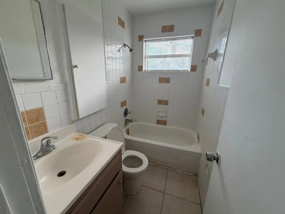 711 NW 4TH AVENUE #2 Fort Lauderdale, FL 33311