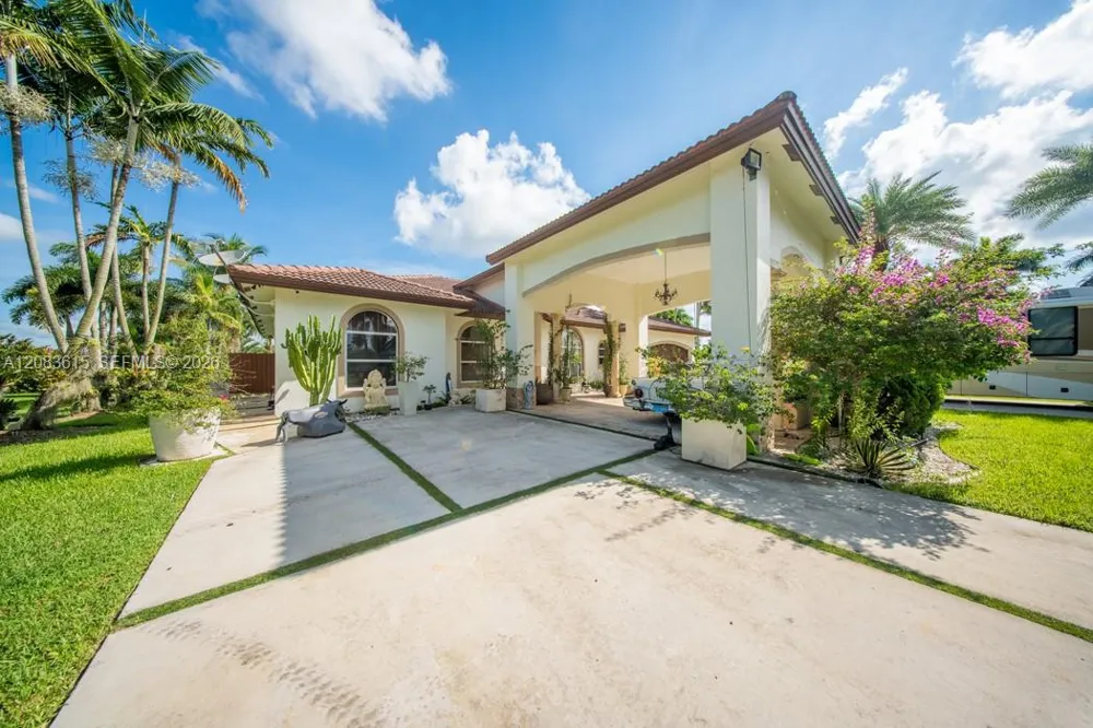 19381 SW 196th St Miami, FL 33187