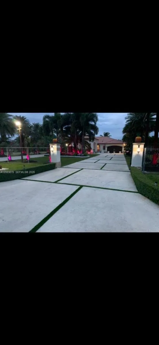 19381 SW 196th St Miami, FL 33187