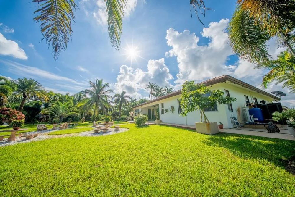 19381 SW 196th St Miami, FL 33187