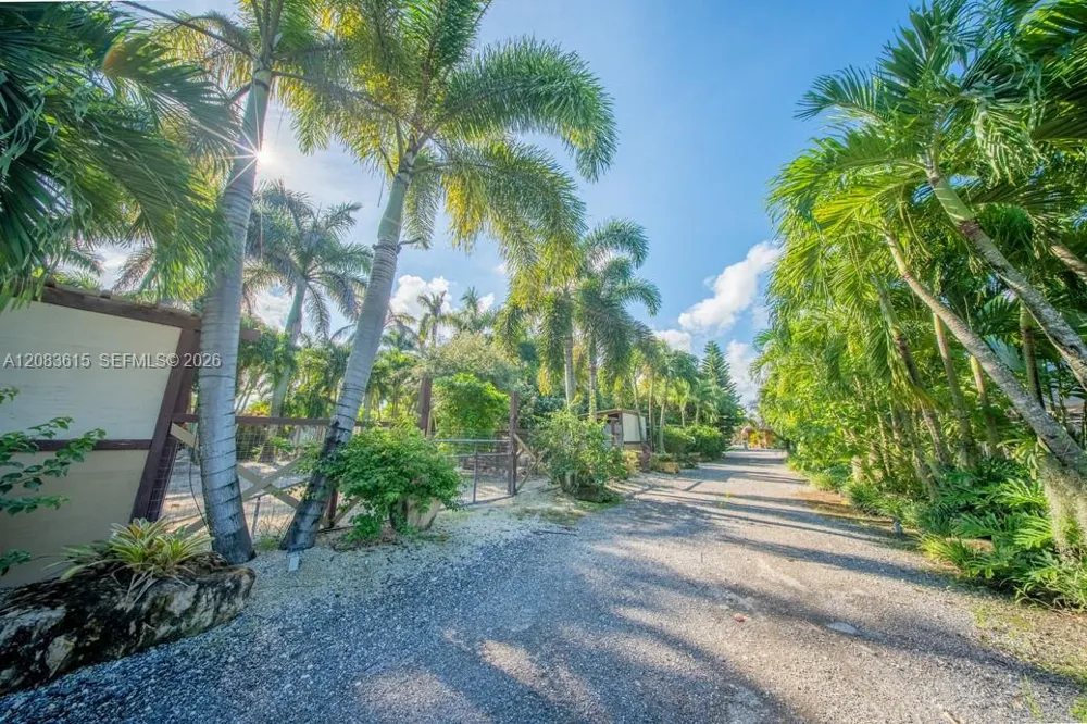 19381 SW 196th St Miami, FL 33187