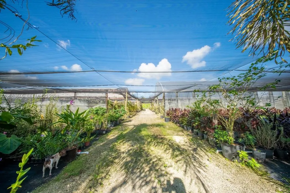 19381 SW 196th St Miami, FL 33187