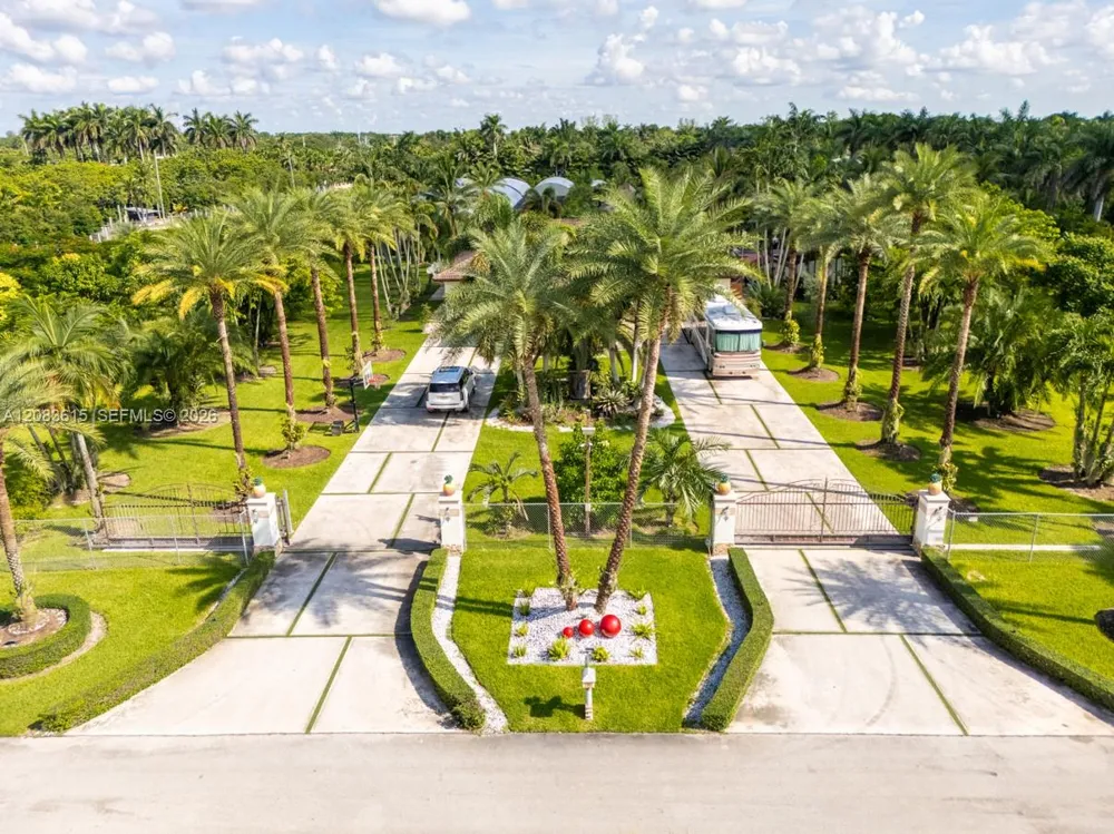 19381 SW 196th St Miami, FL 33187