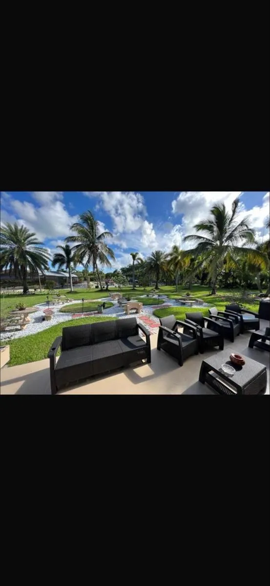 19381 SW 196th St Miami, FL 33187