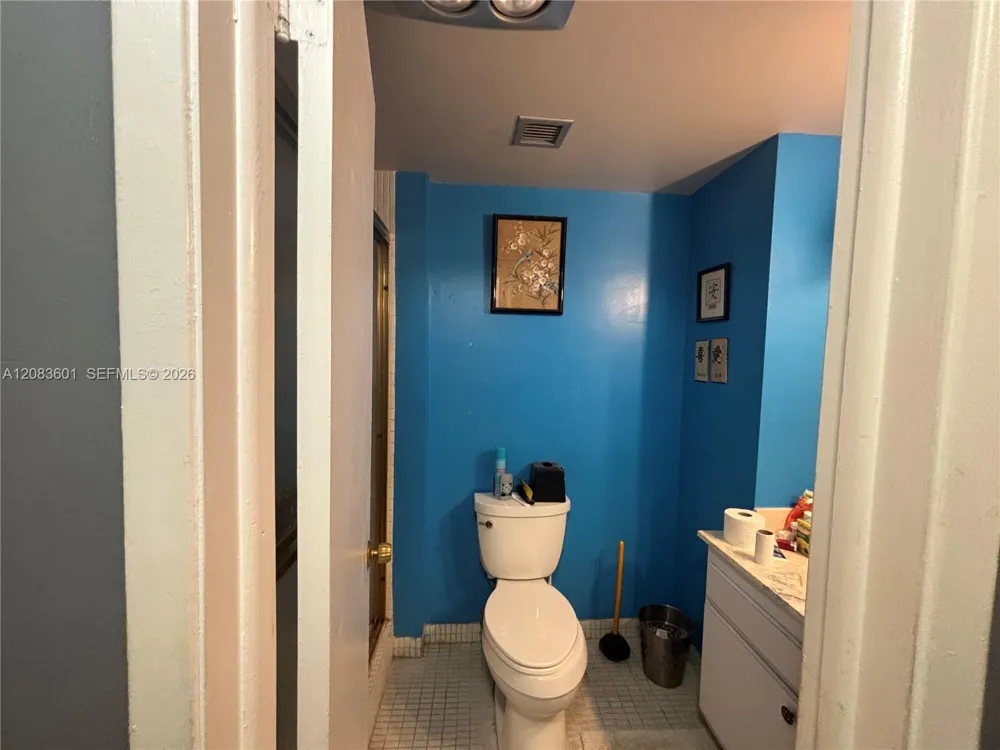 3800 Hillcrest Dr #1011 Hollywood, FL 33021