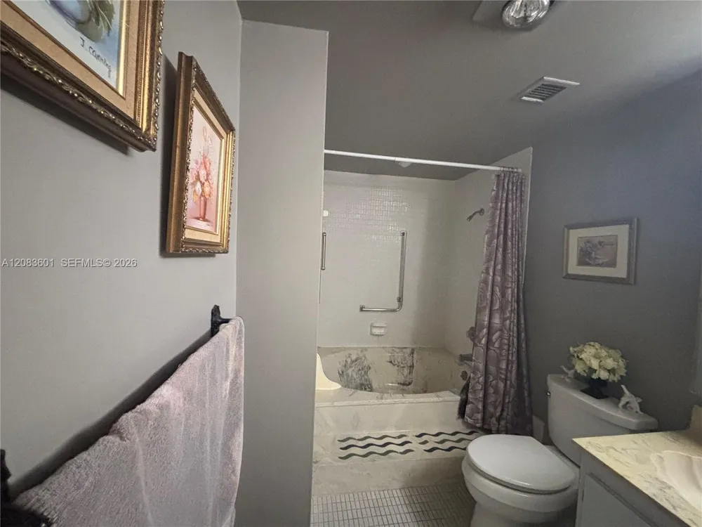 3800 Hillcrest Dr #1011 Hollywood, FL 33021