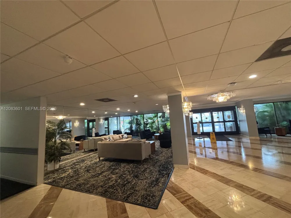 3800 Hillcrest Dr #1011 Hollywood, FL 33021