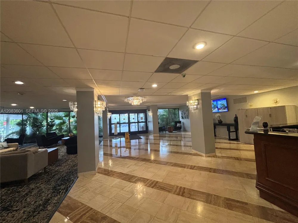 3800 Hillcrest Dr #1011 Hollywood, FL 33021