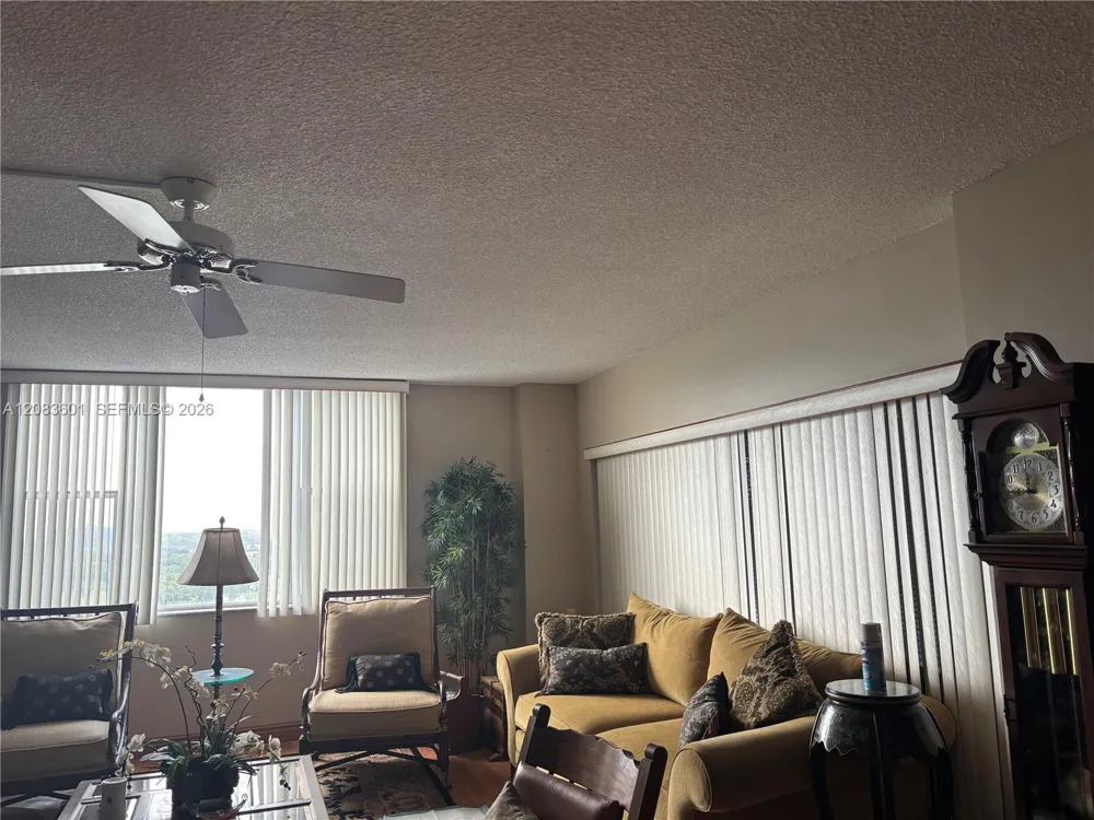 3800 Hillcrest Dr #1011 Hollywood, FL 33021