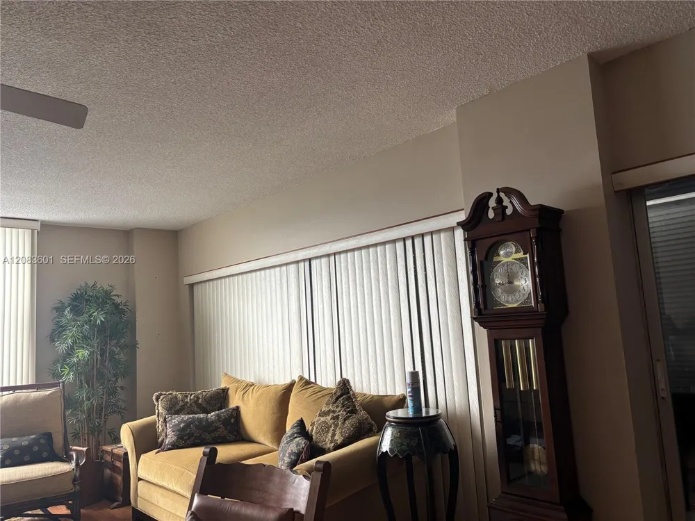 3800 Hillcrest Dr #1011 Hollywood, FL 33021