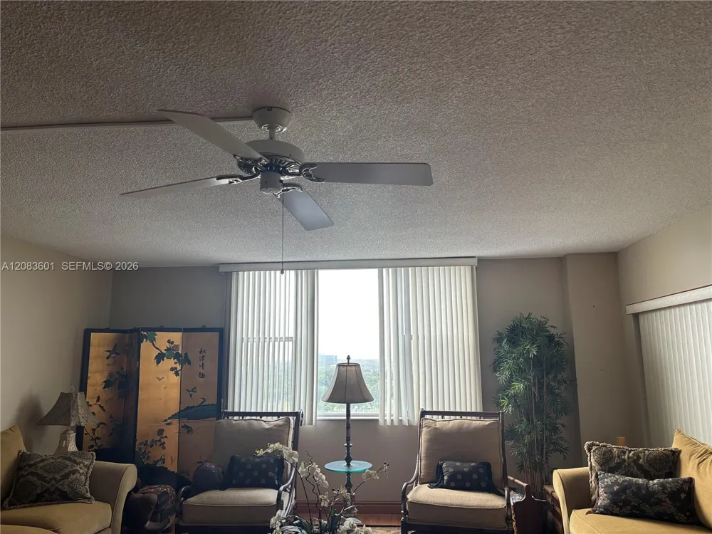3800 Hillcrest Dr #1011 Hollywood, FL 33021