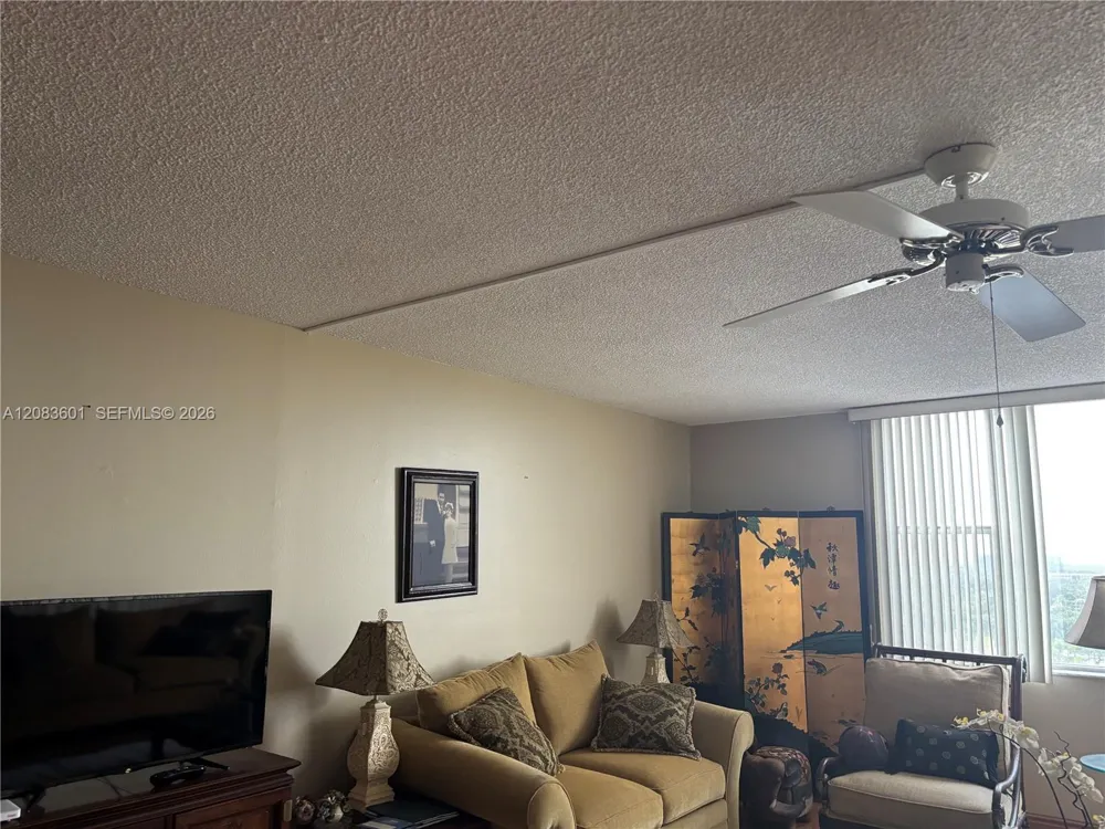 3800 Hillcrest Dr #1011 Hollywood, FL 33021
