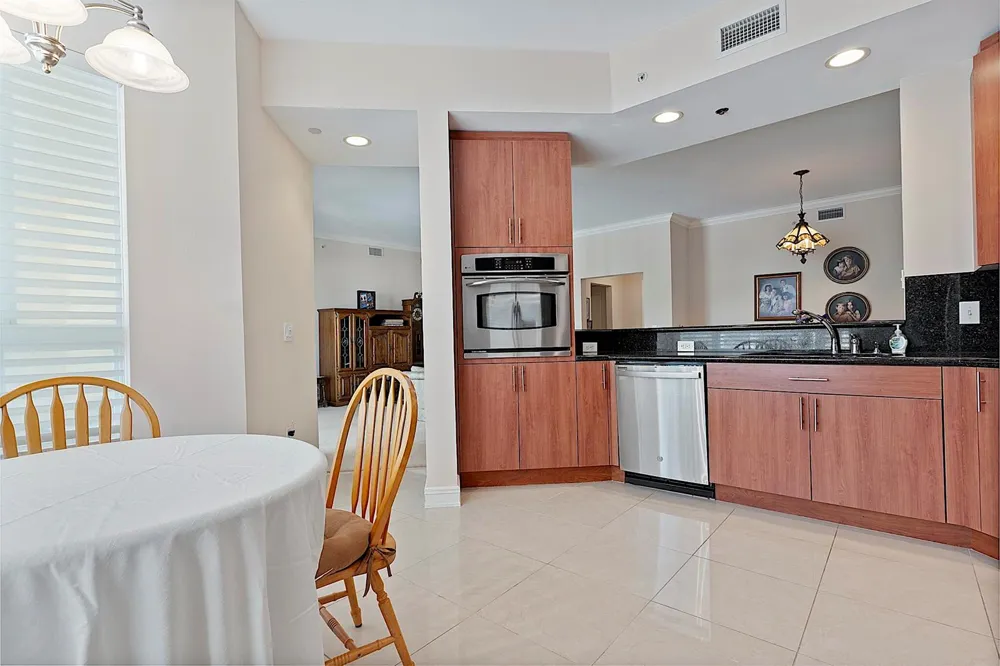 16100 EMERALD ESTATES DRIVE #397 Weston, FL 33331