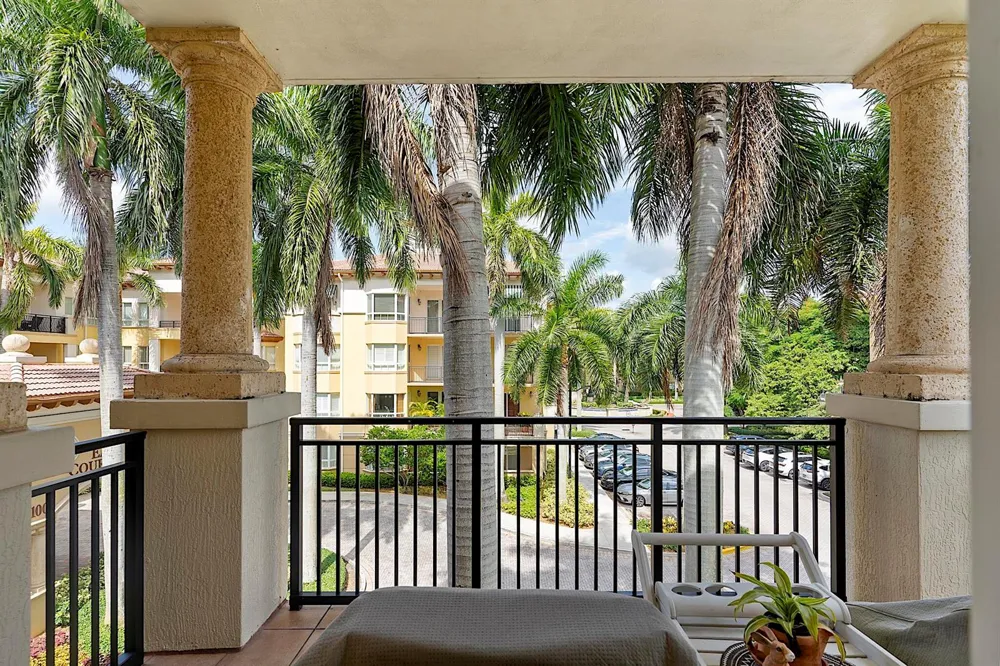 16100 EMERALD ESTATES DRIVE #397 Weston, FL 33331