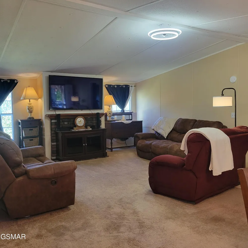 1177 Honey Bear Way Newport, TN 37821