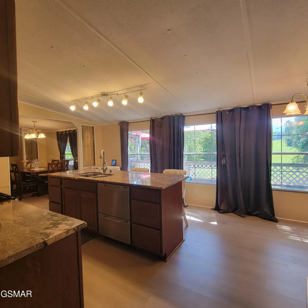 1177 Honey Bear Way Newport, TN 37821