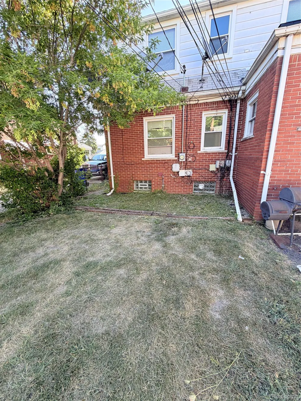 23271 WILLARD AVENUE #3 Warren City, MI 48089