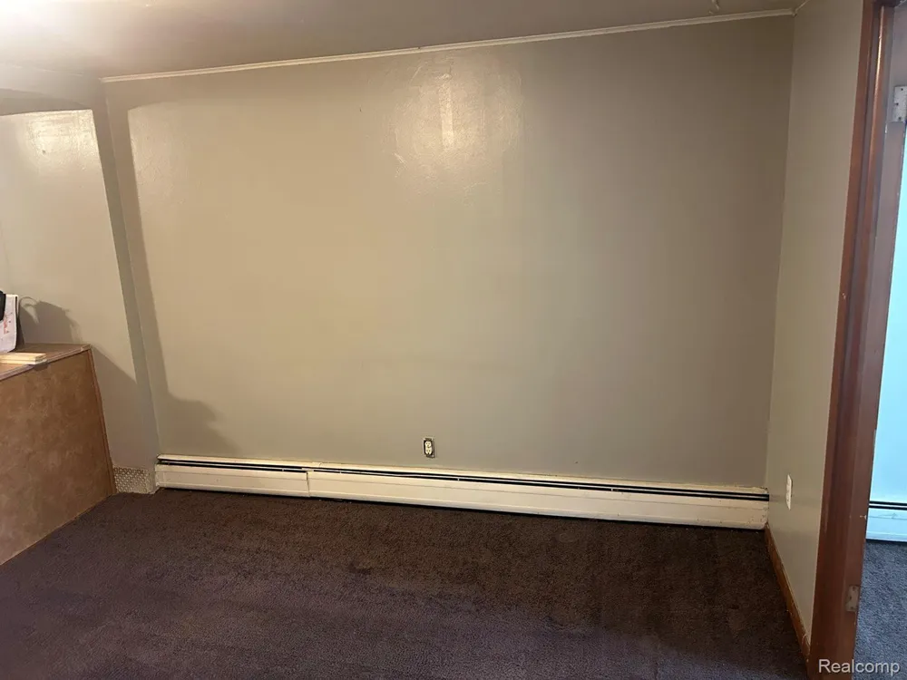 23271 WILLARD AVENUE #3 Warren City, MI 48089