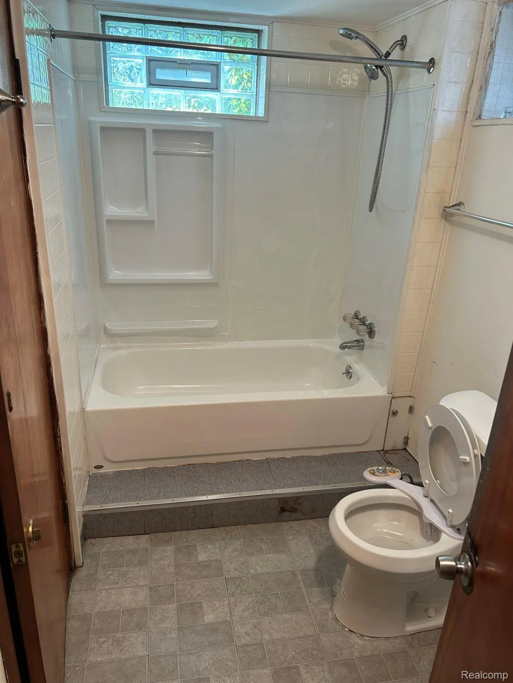 23271 WILLARD AVENUE #3 Warren City, MI 48089