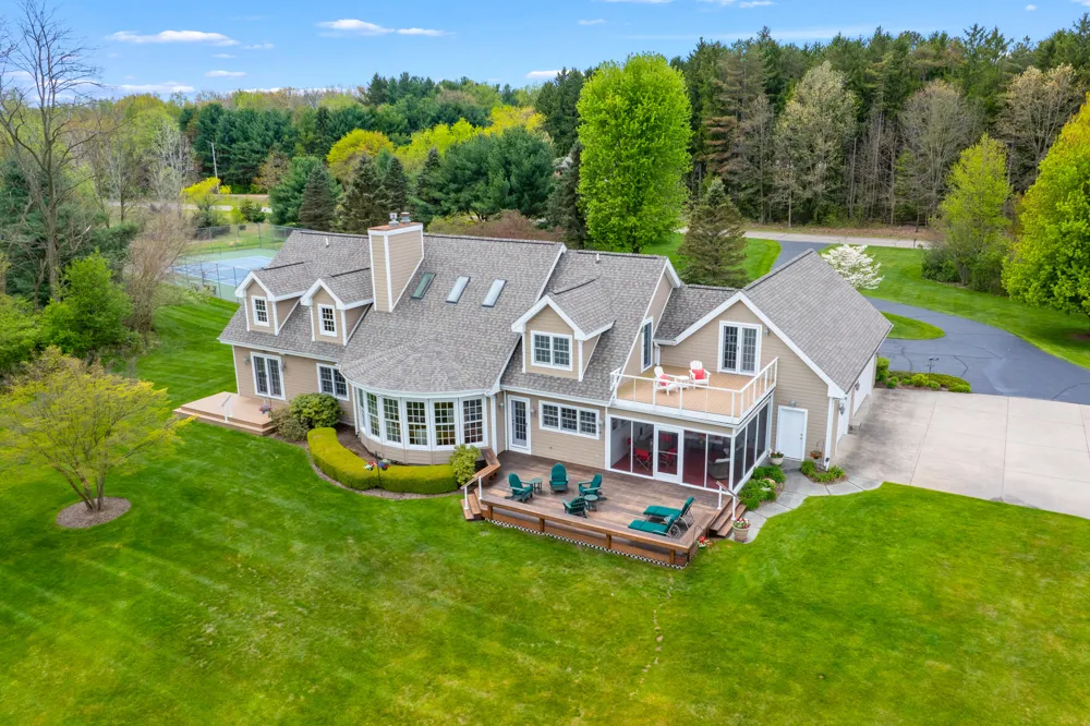 449 S Skyview Drive Oshtemo Charter Township, MI 49009