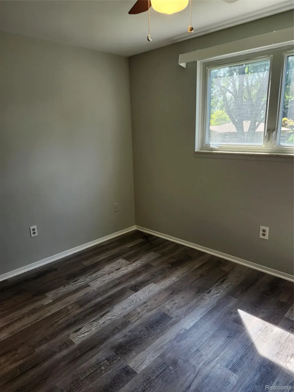 39443 Jefferson Avenue Harrison Charter Township, MI 48045