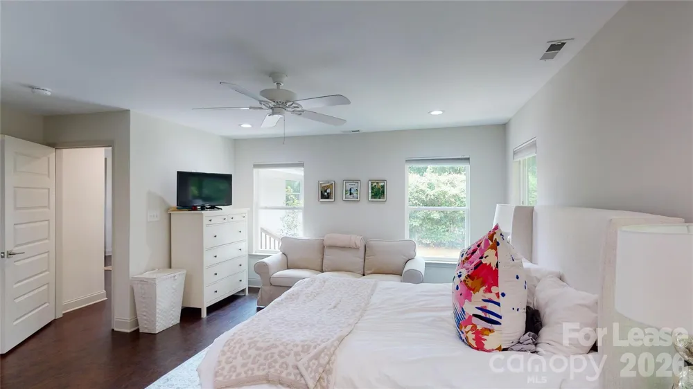 1329 Mockingbird Lane Charlotte, NC 28209