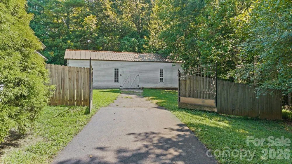 949 Dav Road Hays, NC 28635