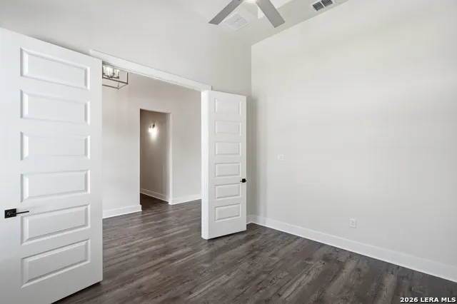 113 Raven Road Castroville, TX 78009