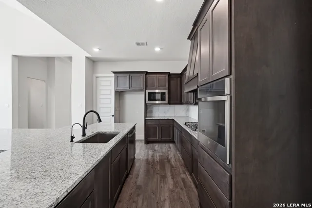 113 Raven Road Castroville, TX 78009