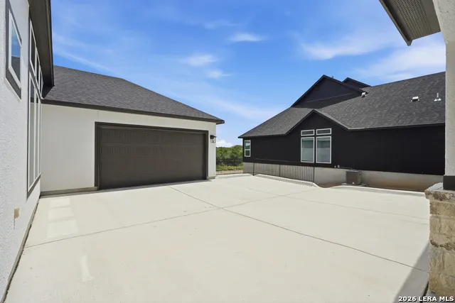 113 Raven Road Castroville, TX 78009