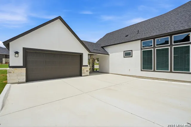 113 Raven Road Castroville, TX 78009