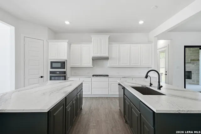 102 Kari Drive Castroville, TX 78009