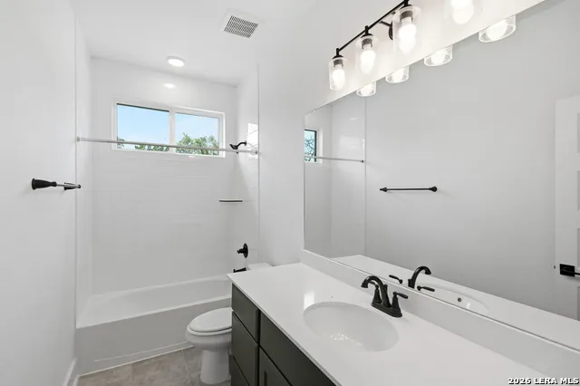 102 Kari Drive Castroville, TX 78009