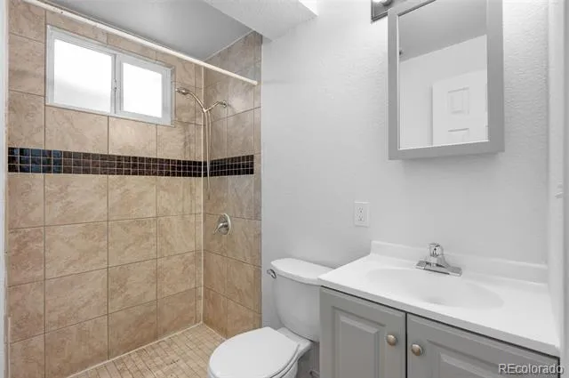 5355 Tulsa Way Denver, CO 80239