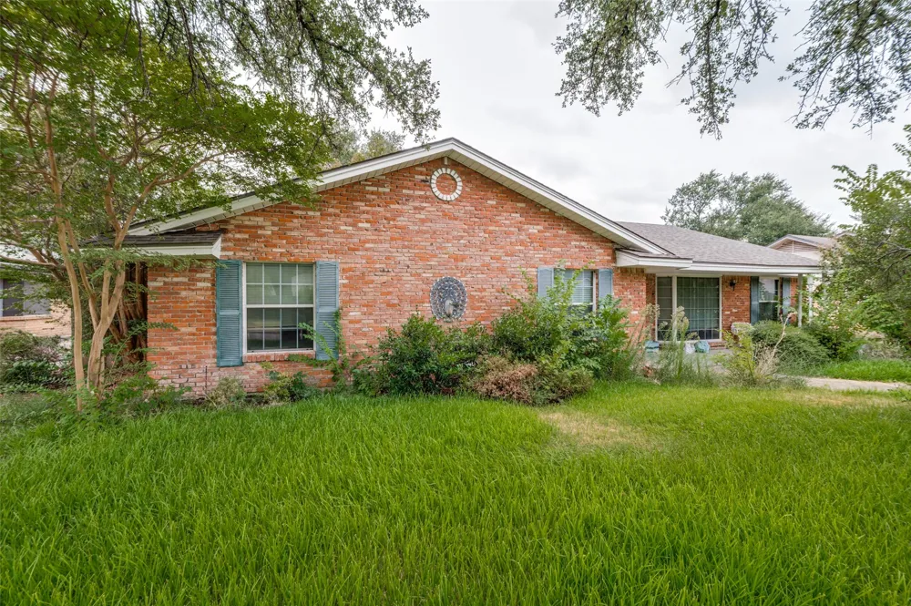 3324 Whitehall Drive Dallas, TX 75229