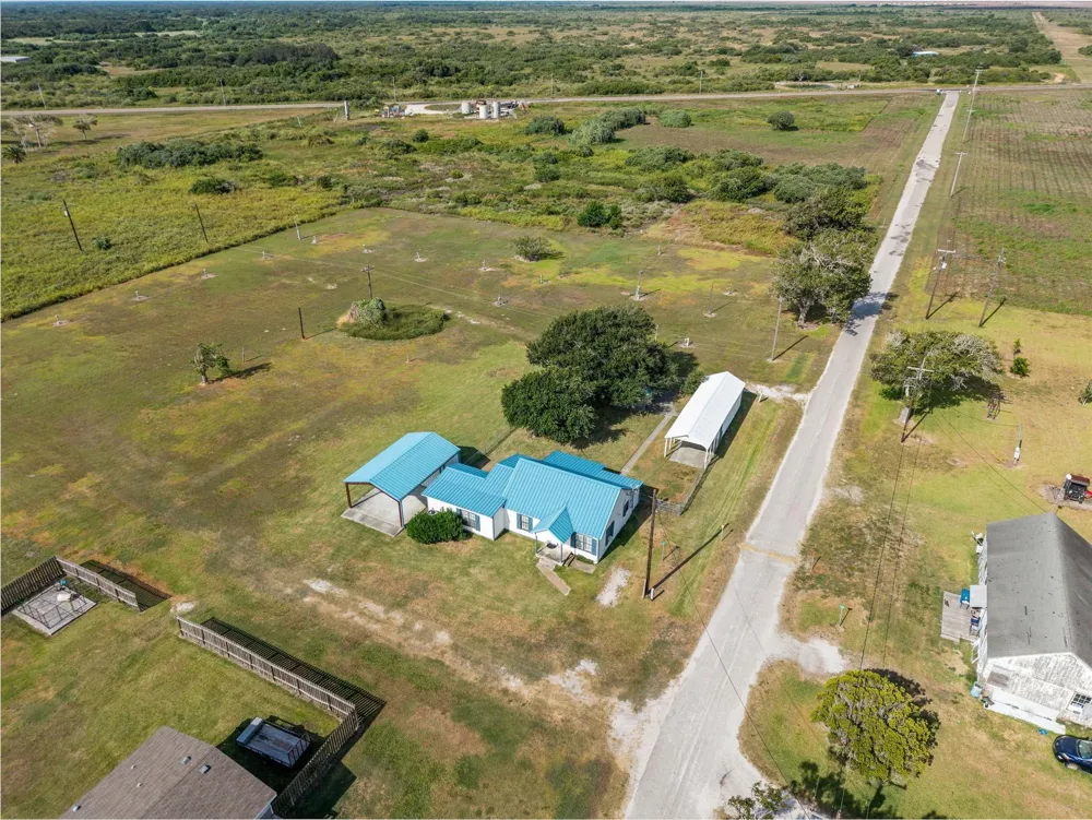 124 Hopper Road Tivoli, TX 77990
