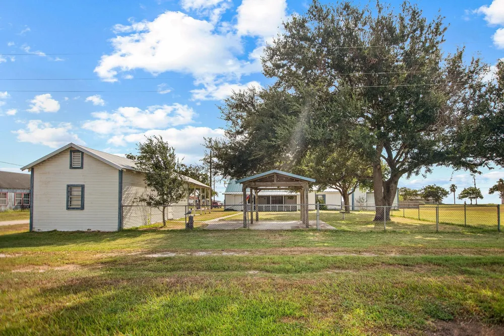124 Hopper Road Tivoli, TX 77990
